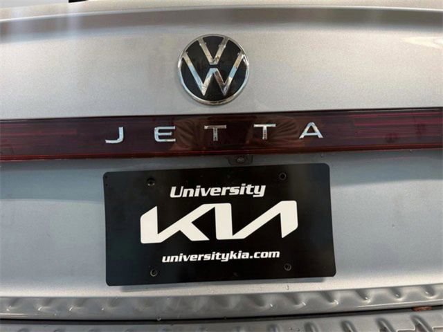 Used 2025 Volkswagen Jetta SE FWD image 32