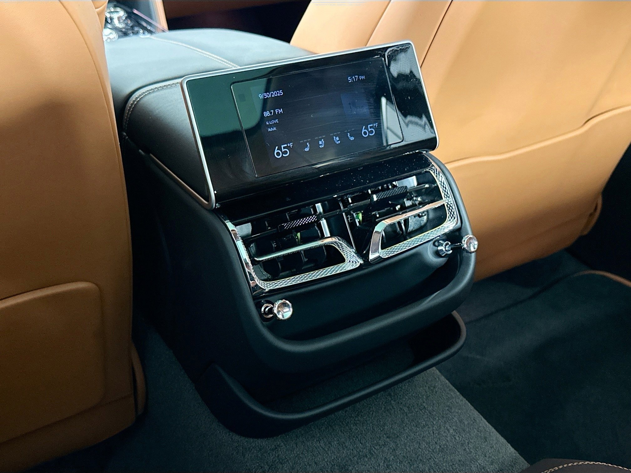 Certified 2024 Bentley Flying Spur W12 image 25