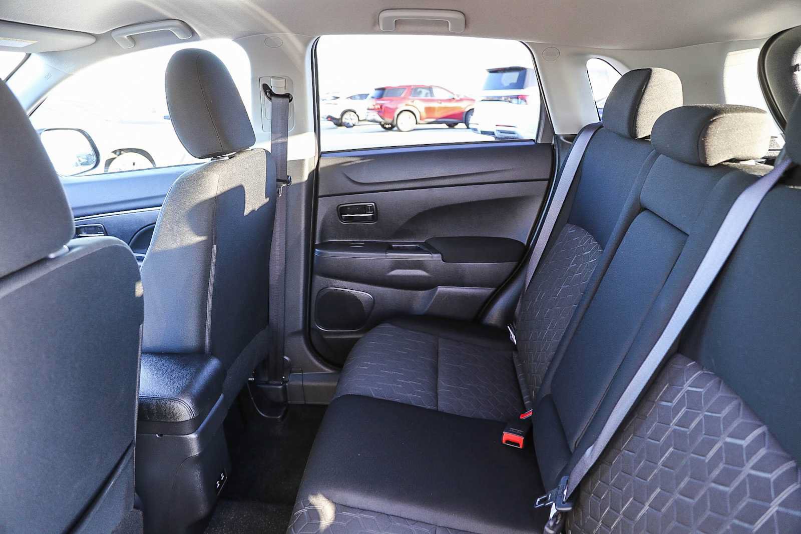 Used 2026 Mitsubishi Outlander Sport LE AWD/4WD image 18