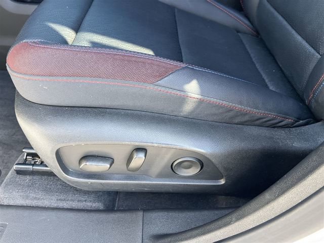 Certified 2025 Chevrolet Equinox RS w/ Convenience Package III image 18