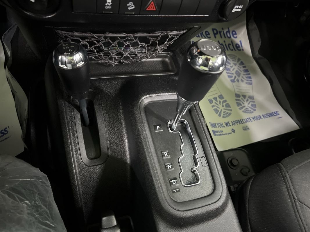 Used 2015 Jeep Wrangler Unlimited Sport w/ Quick Order Package 24S AWD/4WD image 22