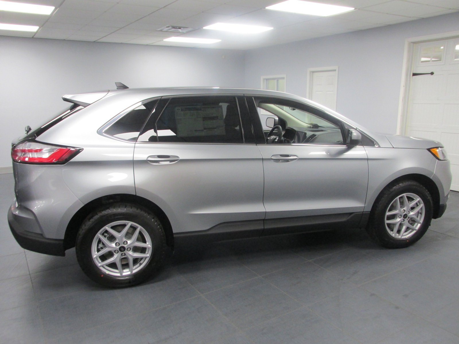 New 2024 Ford Edge SEL w/ Convenience Package AWD/4WD image 4