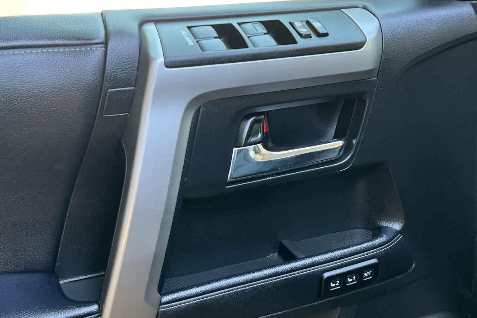 Used 2022 Toyota 4Runner Limited AWD/4WD image 13