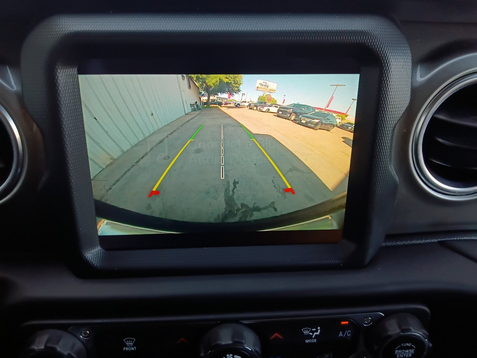 Used 2021 Jeep Wrangler Unlimited Sahara w/ Uconnect 4C Nav & Sound Group AWD/4WD image 16