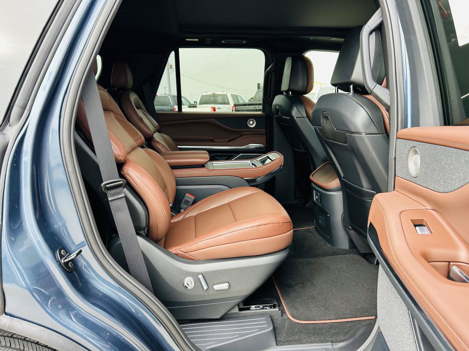 New 2027 Lincoln Navigator Reserve AWD/4WD image 46