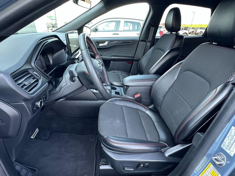 Used 2024 Ford Escape ST-Line w/ Tech Pack #1 AWD/4WD image 6