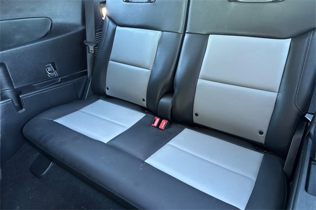 Used 2022 Ford Explorer XLT w/ Equipment Group 202A image 18