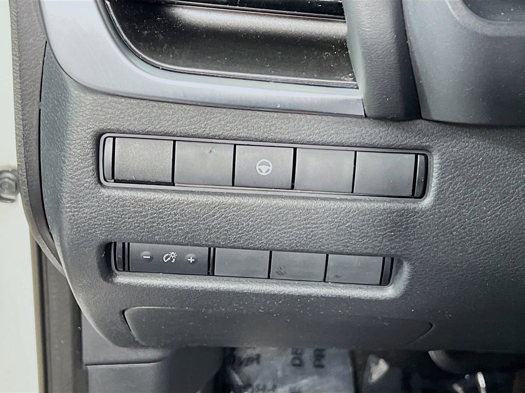 Used 2022 Nissan Rogue SV AWD/4WD image 9