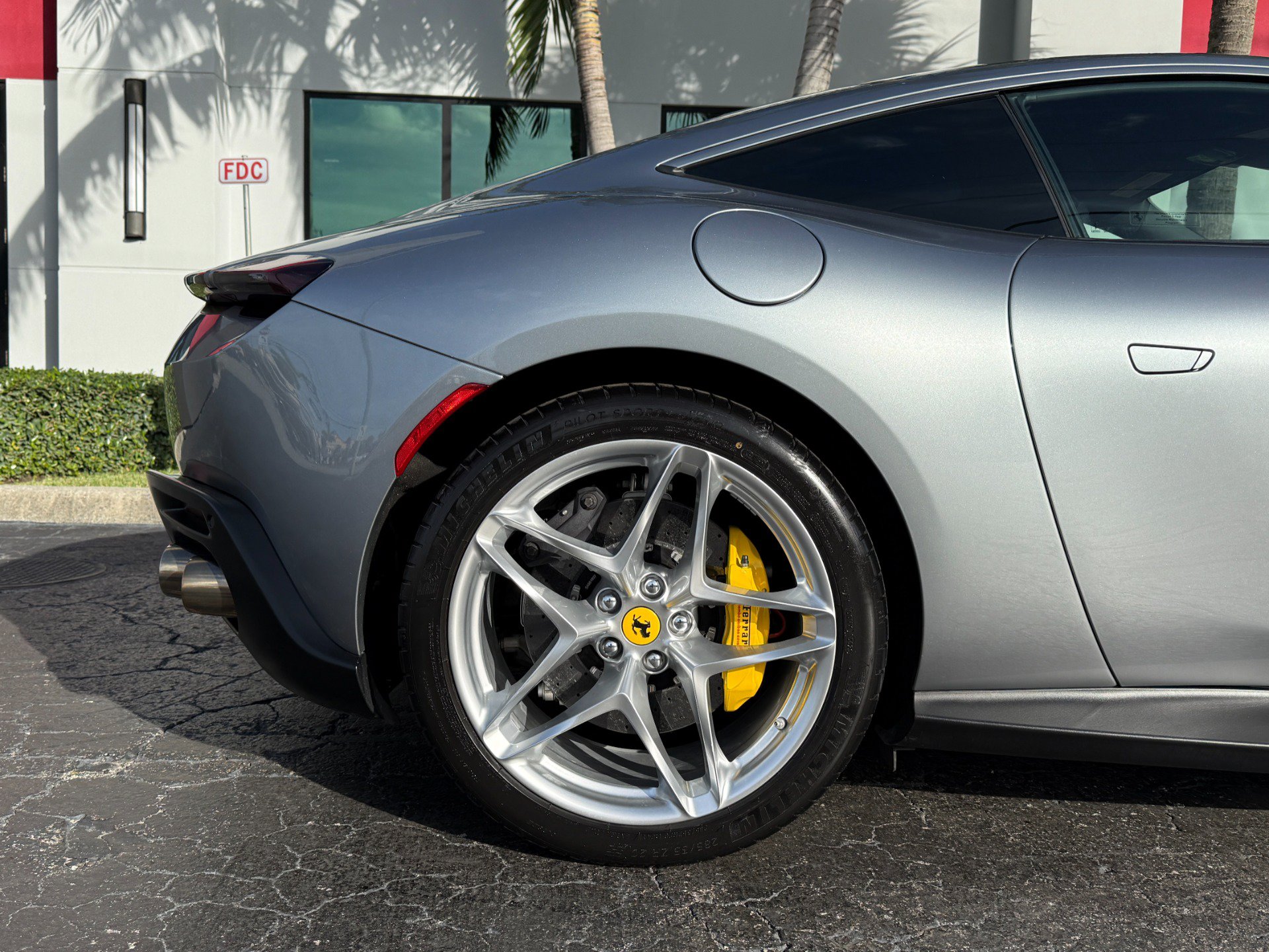 Used 2021 Ferrari Roma RWD image 23
