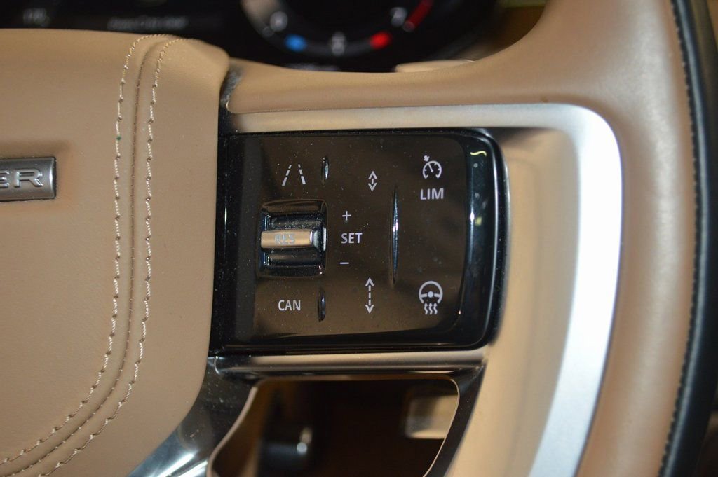 Used 2024 Land Rover Range Rover Long Wheelbase SE image 17