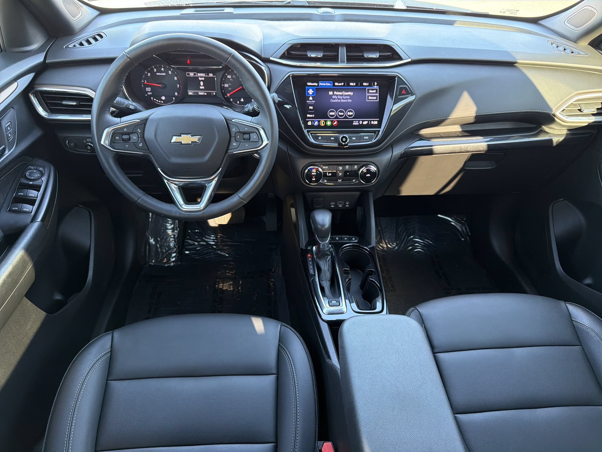 Used 2023 Chevrolet TrailBlazer ACTIV w/ Convenience Package FWD image 2