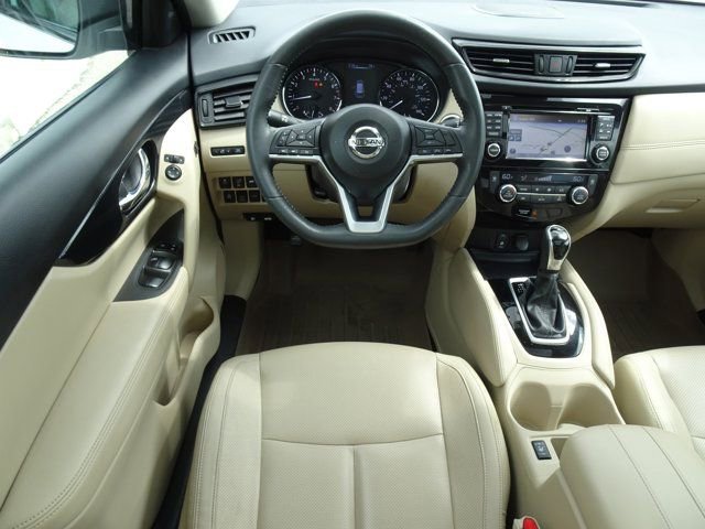 Used 2017 Nissan Rogue SL w/ SL Premium Package AWD/4WD image 14