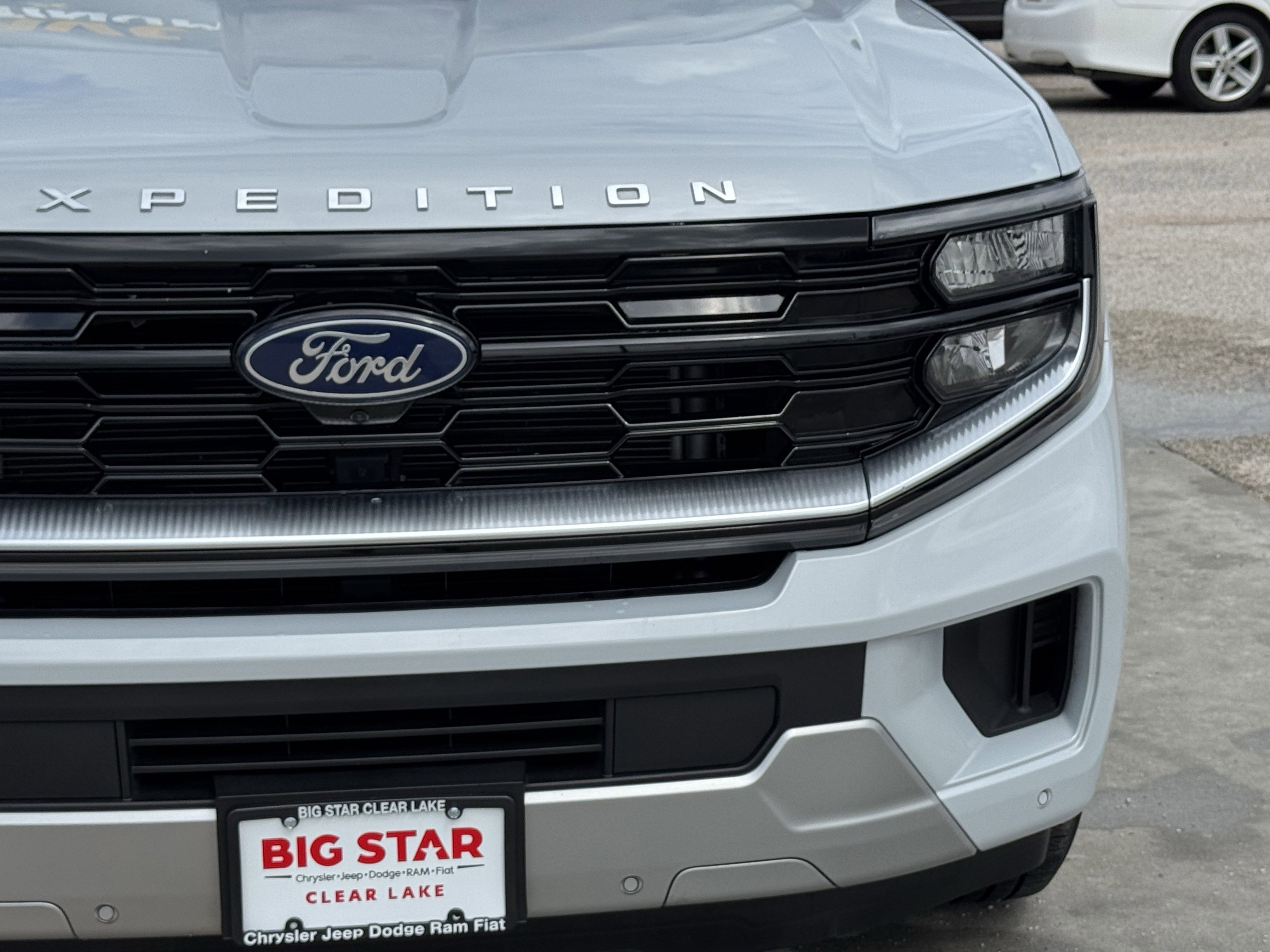 Used 2025 Ford Expedition Platinum AWD/4WD image 5