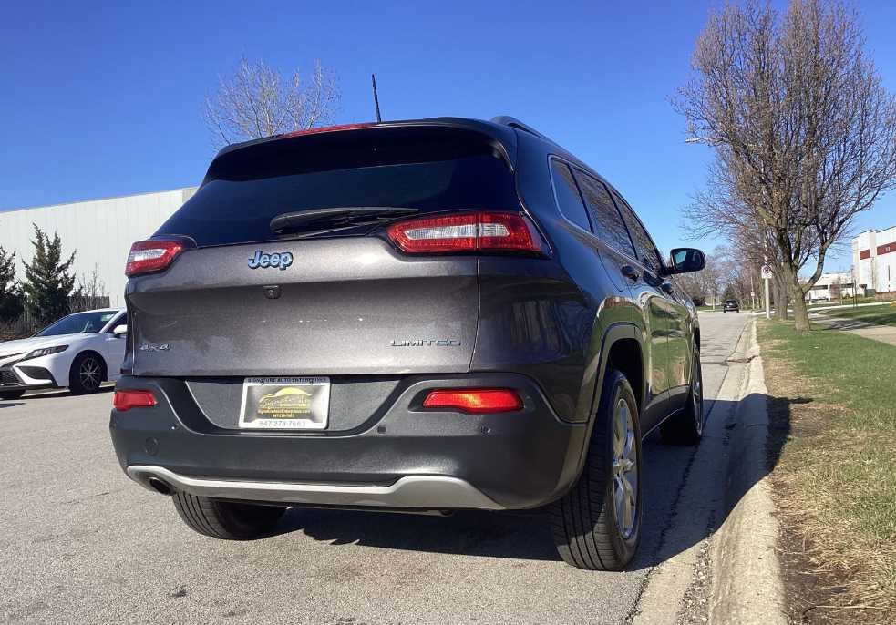 Used 2018 Jeep Cherokee Limited image 13