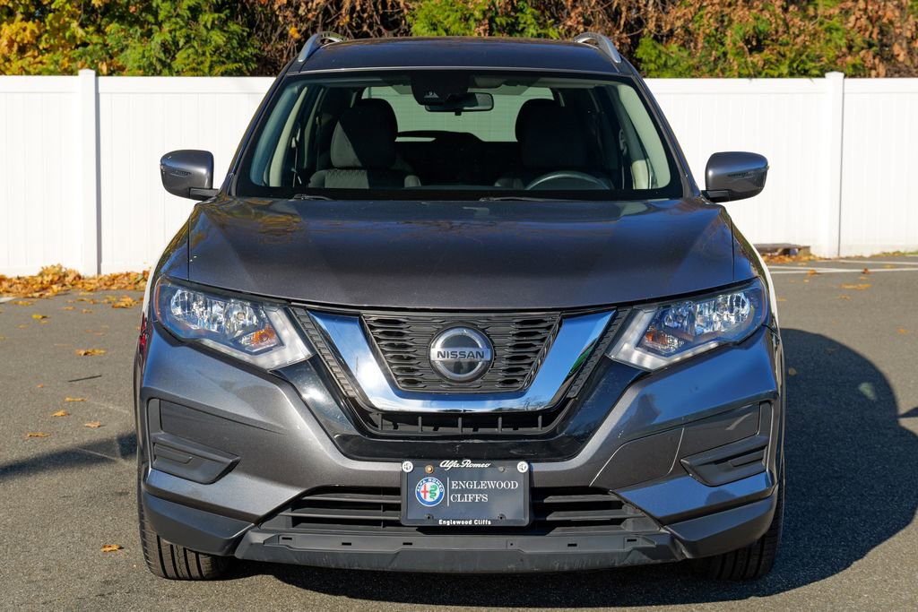 Used 2020 Nissan Rogue SV image 2