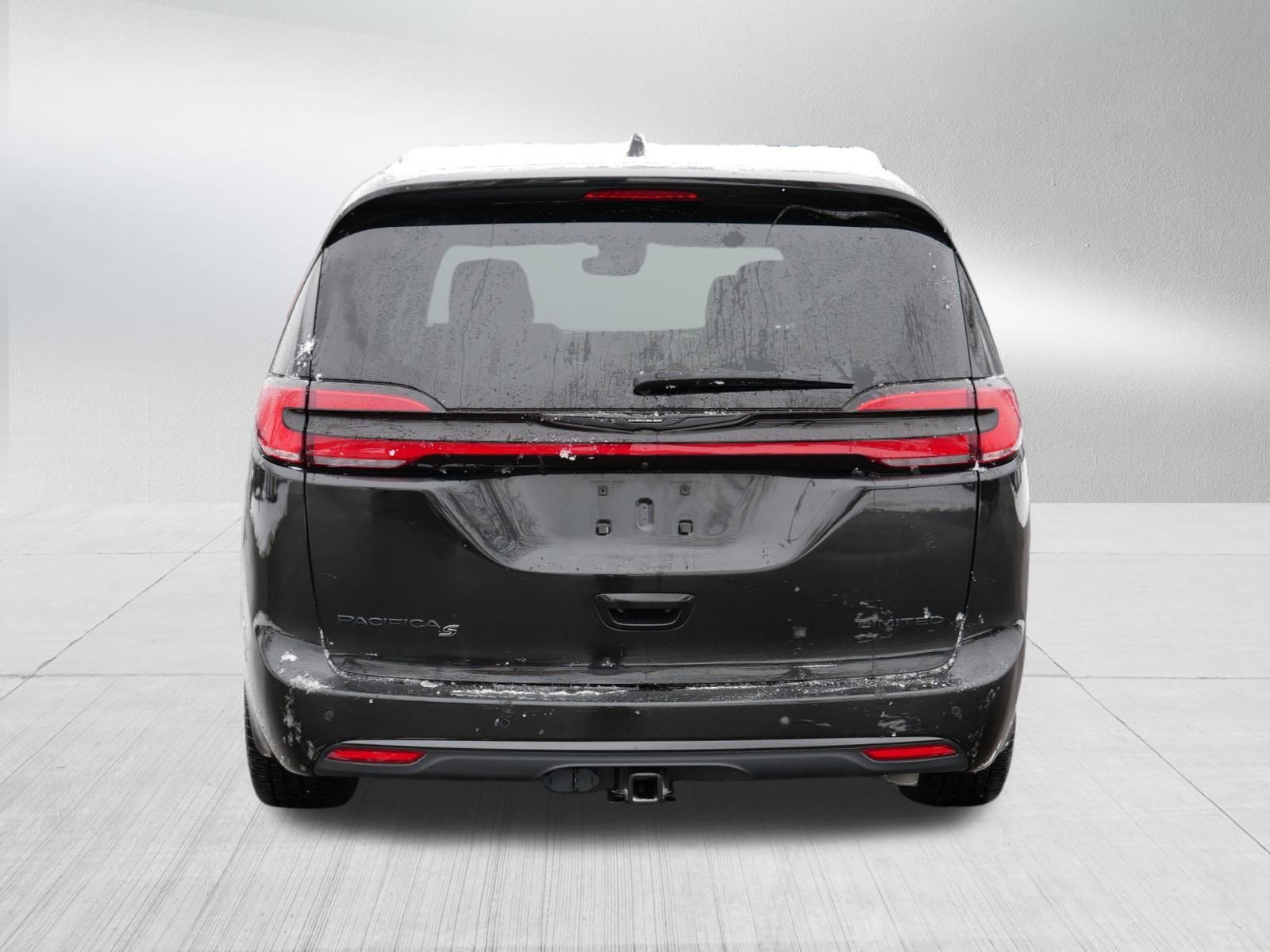 Used 2024 Chrysler Pacifica Limited w/ S Appearance Package image 6