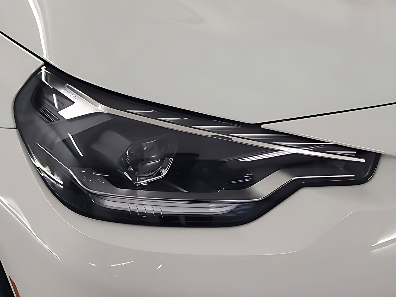 Used 2025 BMW 230i Coupe w/ Convenience Package image 21