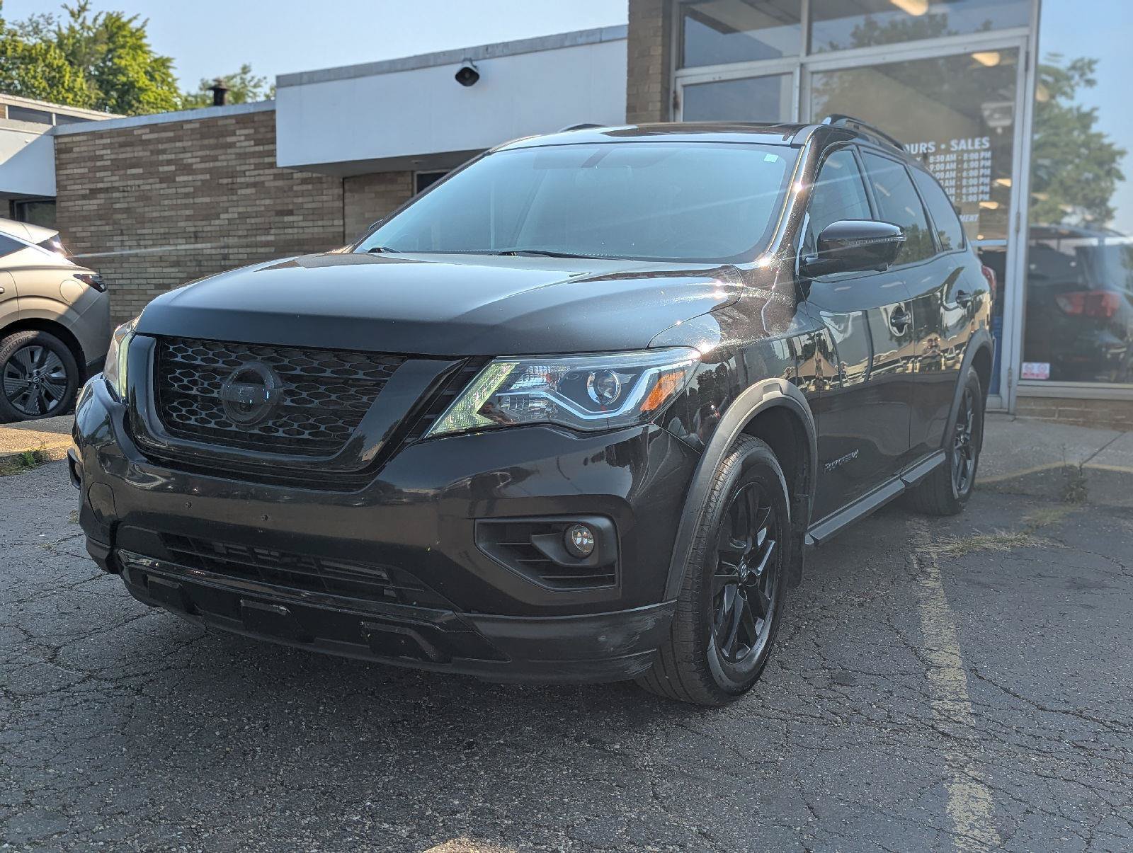 Used 2020 Nissan Pathfinder SL AWD/4WD image 4