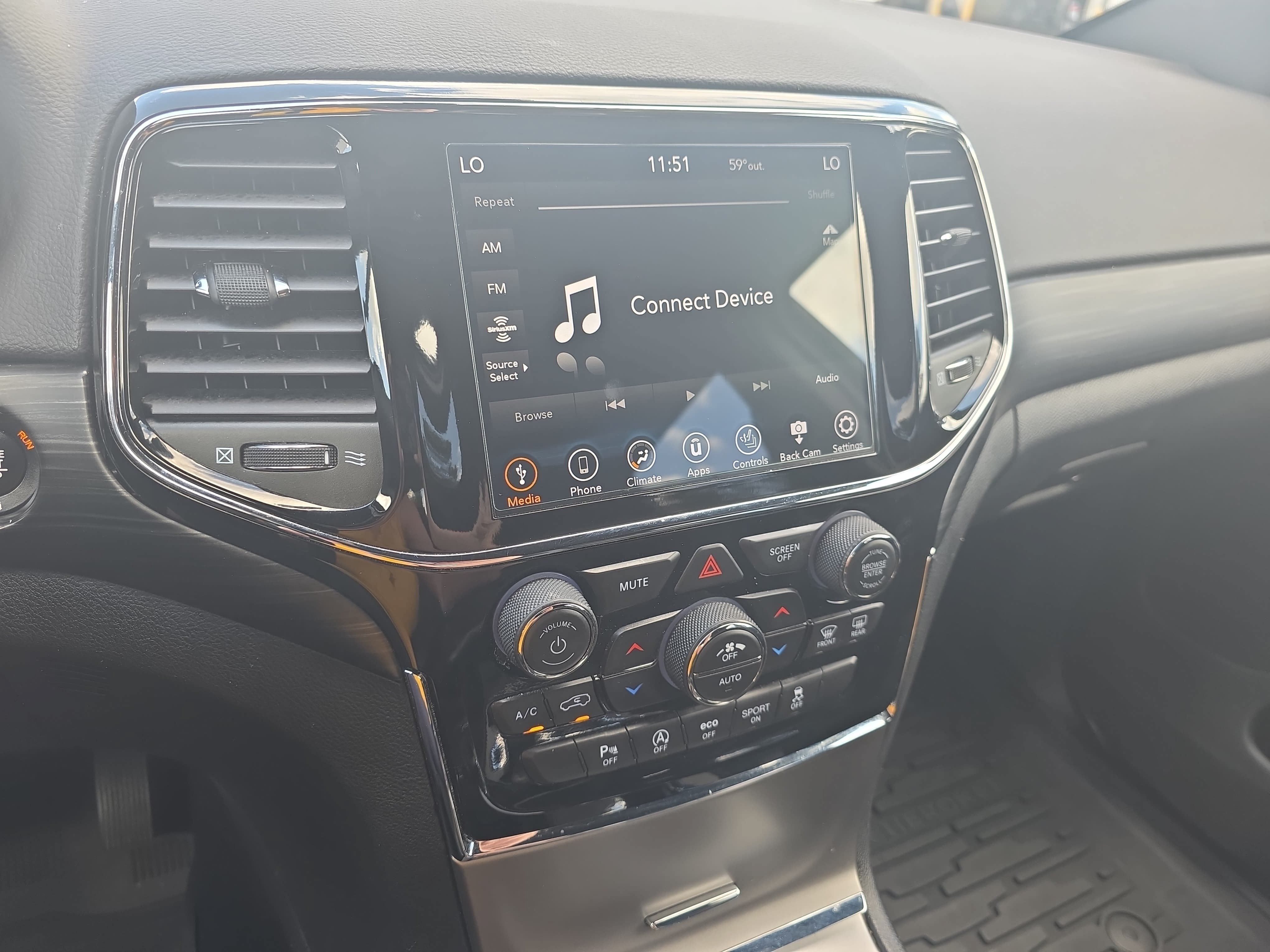 Used 2020 Jeep Grand Cherokee Laredo w/ Laredo X Package AWD/4WD image 18