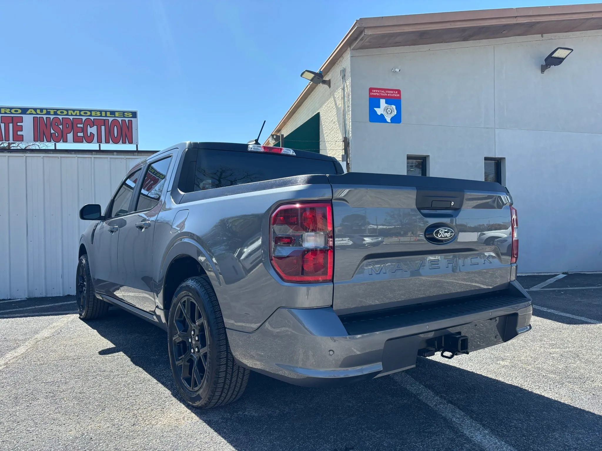 Used 2025 Ford Maverick Lobo image 3