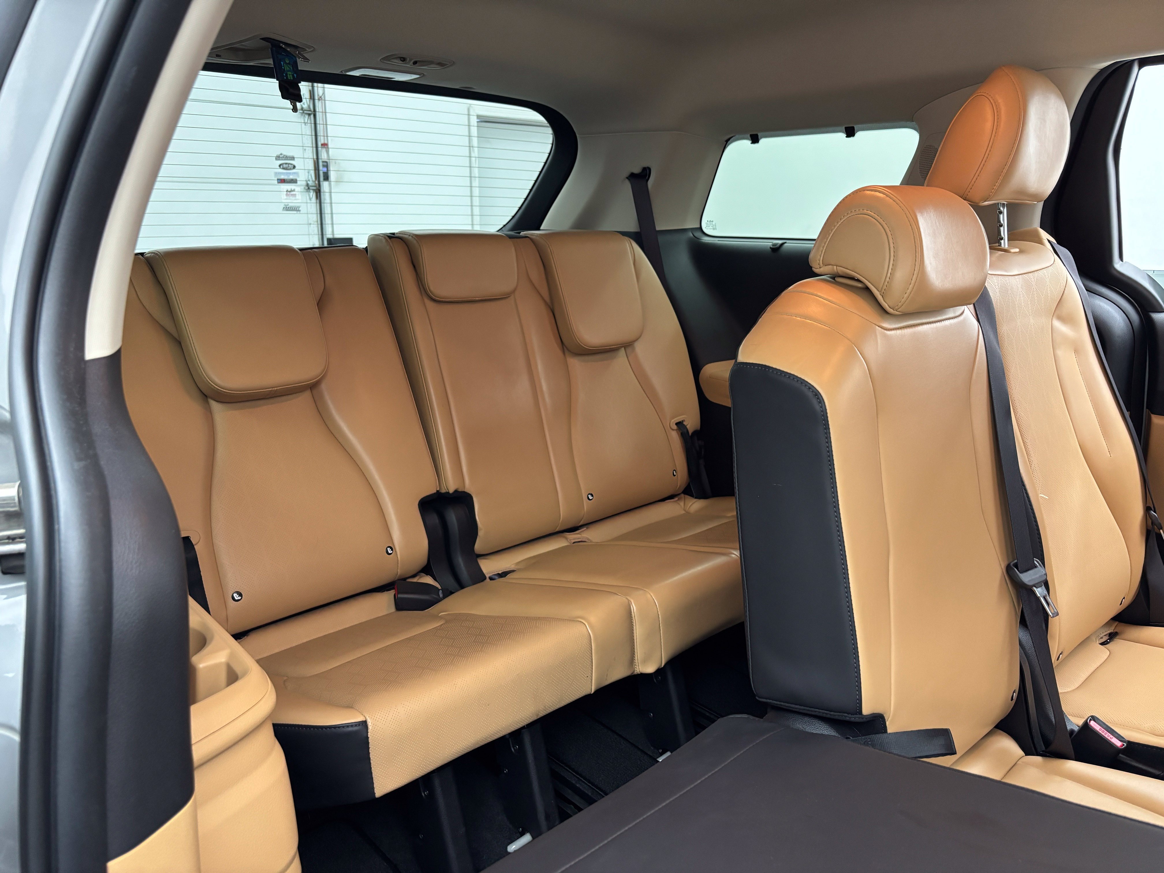 Used 2023 Kia Carnival EX FWD image 34