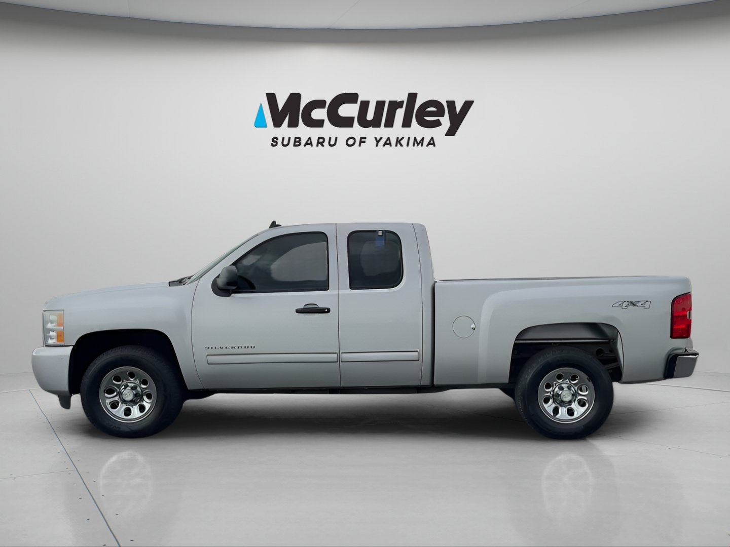 Used 2010 Chevrolet Silverado 1500 LS AWD/4WD image 3