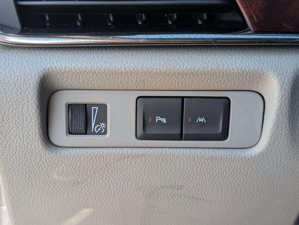 Used 2018 Cadillac ATS Luxury w/ Safety and Security Package image 29