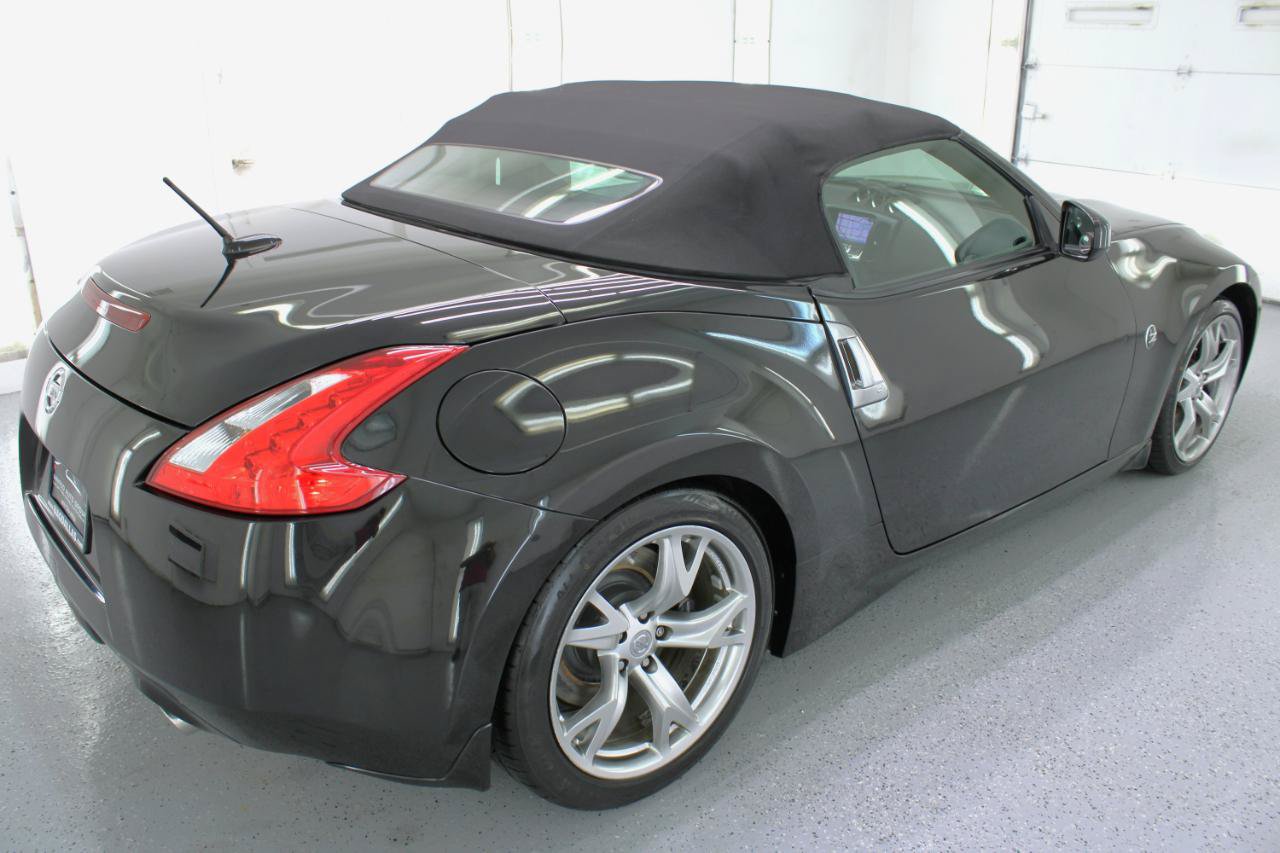Used 2010 Nissan 370Z Touring w/ Sport Pkg RWD image 32