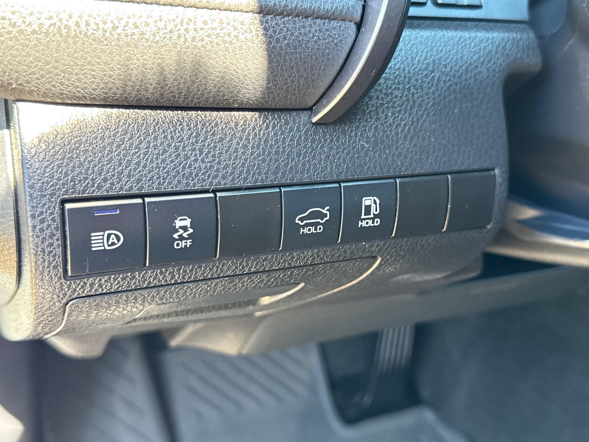 Used 2022 Toyota Camry XSE FWD image 21