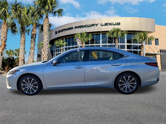 Certified 2021 Lexus ES 300h w/ Premium Package image 8