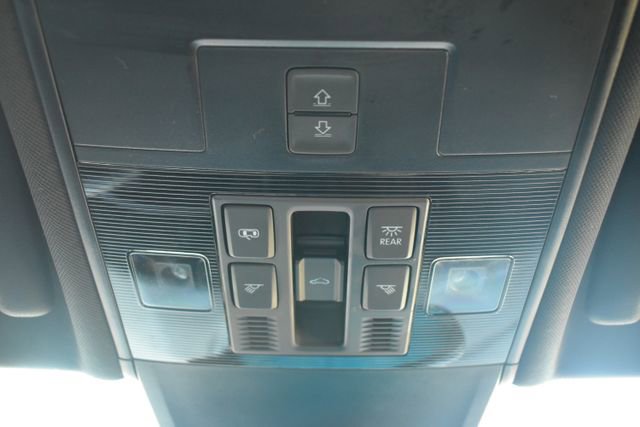 Used 2023 Volkswagen Tiguan SE R-Line image 33