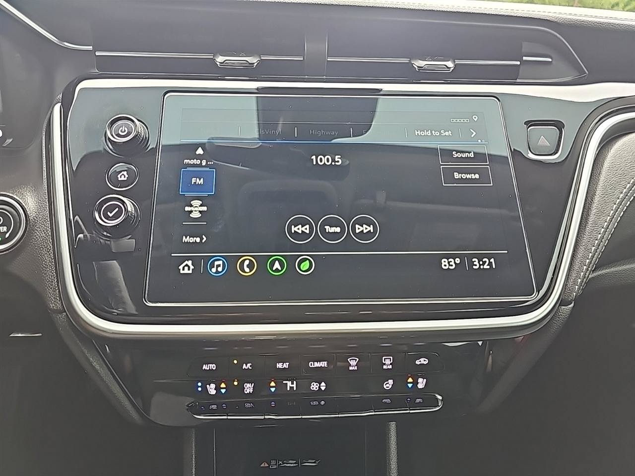 Used 2023 Chevrolet Bolt EUV Premier w/ Sun & Sound Package FWD image 25