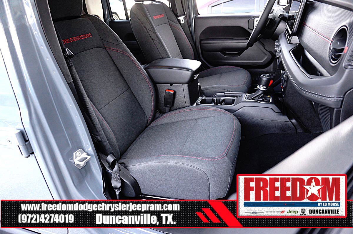 Certified 2025 Jeep Gladiator Rubicon w/ Convenience Group AWD/4WD image 14