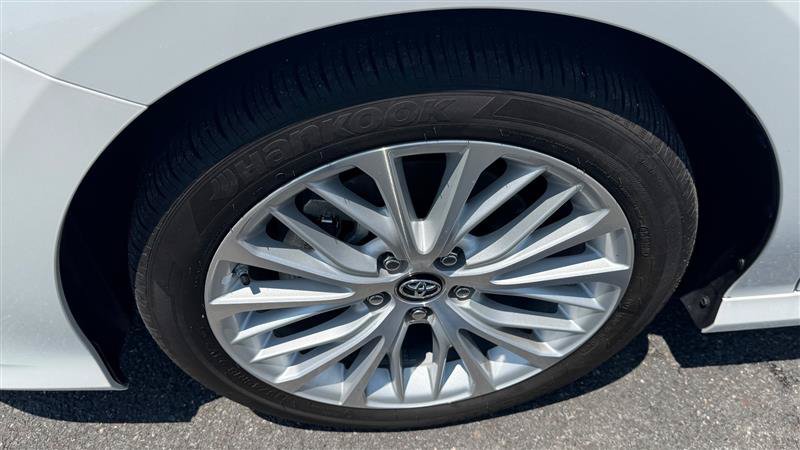 Used 2019 Toyota Camry XLE FWD image 31