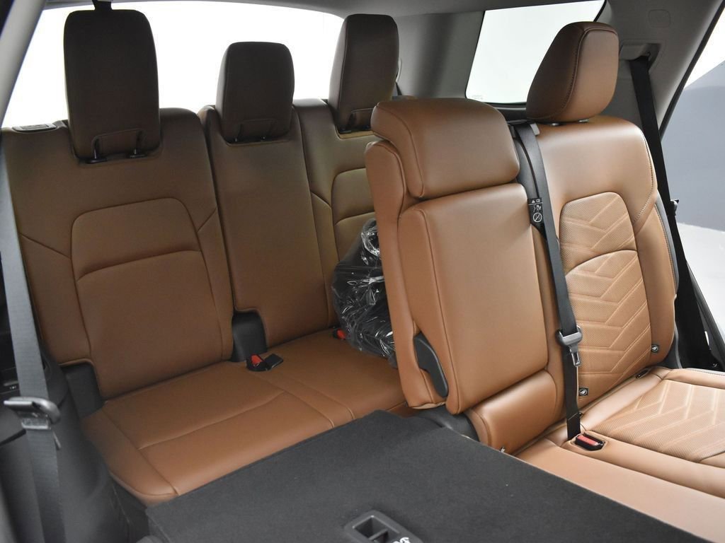New 2025 Nissan Pathfinder Platinum w/ Cargo Package image 22