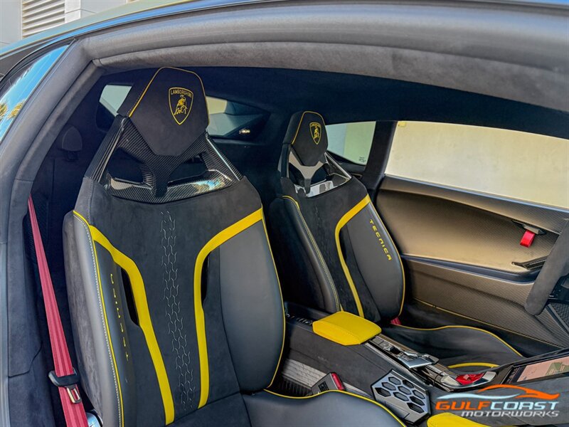Used 2023 Lamborghini Huracan Tecnica RWD image 32