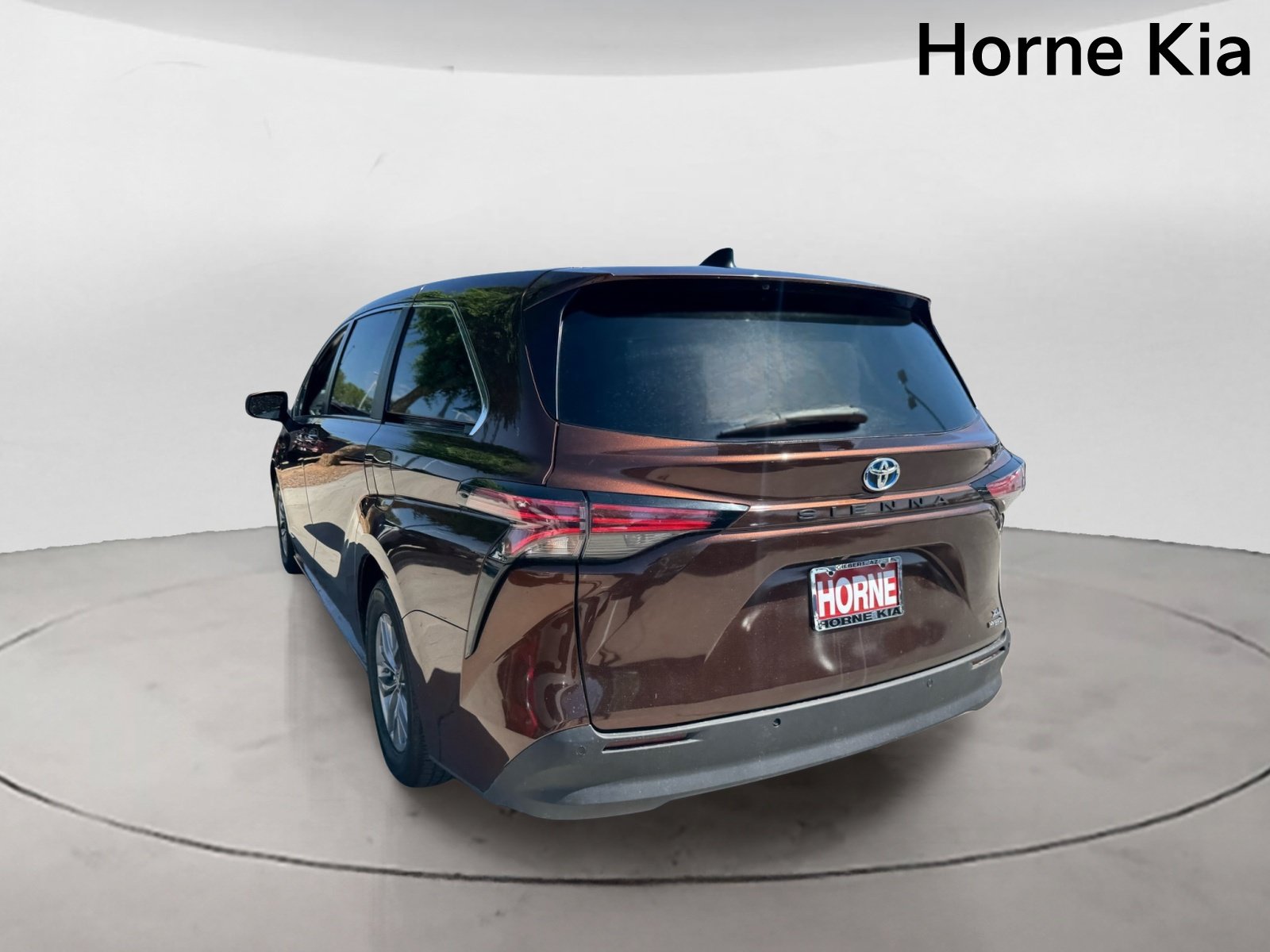Used 2021 Toyota Sienna XLE FWD image 5