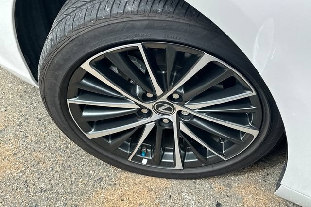 Used 2025 Lexus ES 350 w/ Premium Package FWD image 4