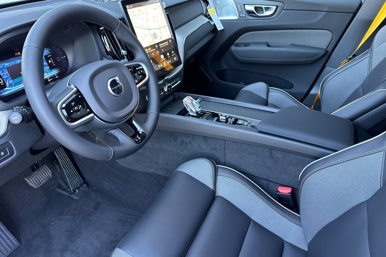 New 2026 Volvo XC60 T8 Polestar AWD/4WD image 9