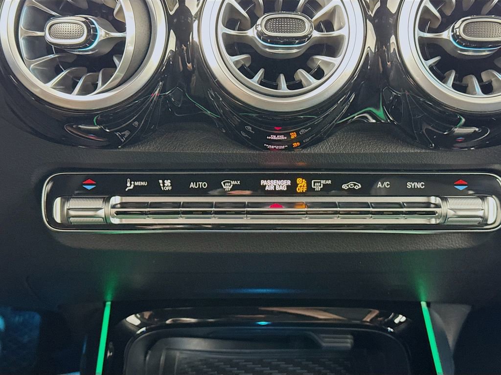 Used 2025 Mercedes-Benz GLB 250 GLB 250 image 15