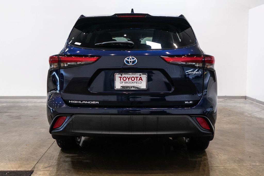 Used 2023 Toyota Highlander XLE AWD/4WD image 8