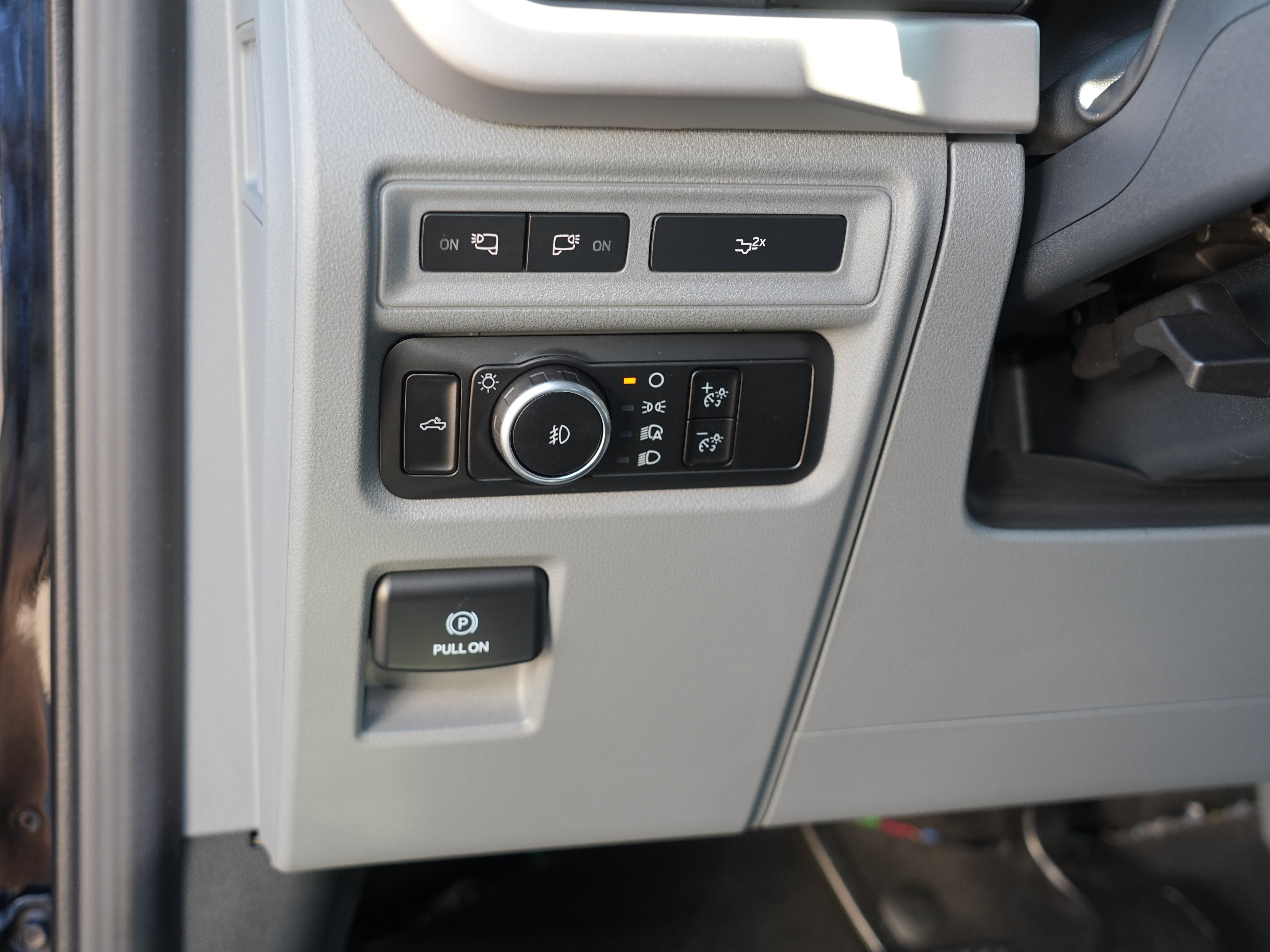 Used 2023 Ford F150 4x4 SuperCrew image 18