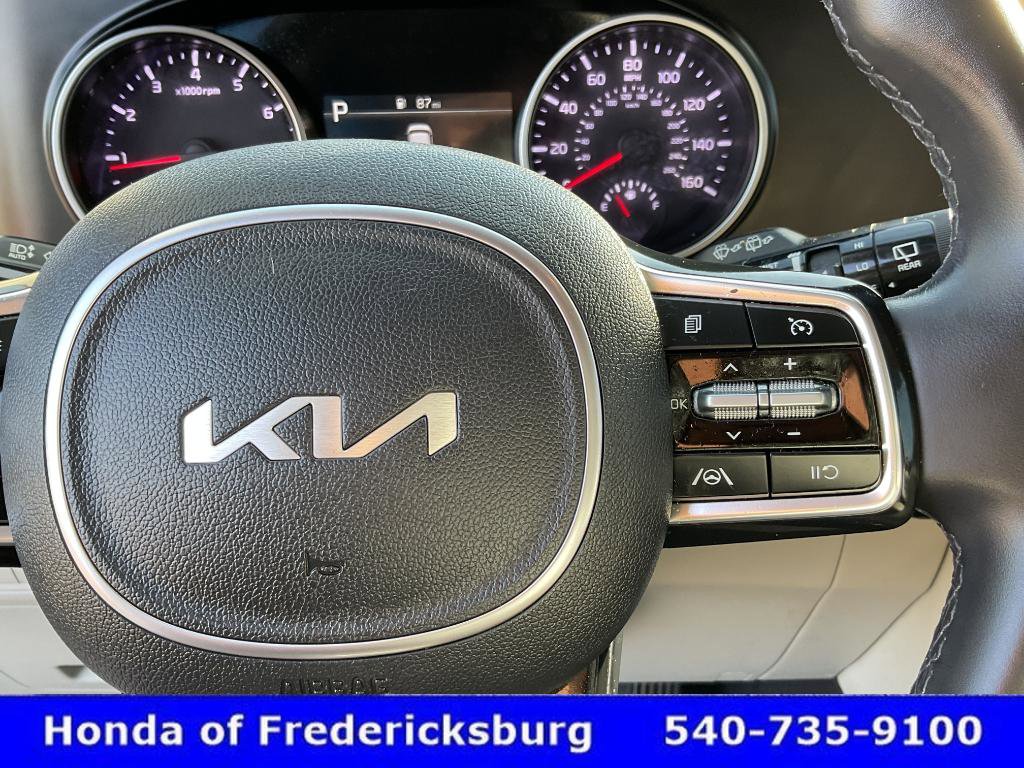 Used 2024 Kia Carnival LX FWD image 35