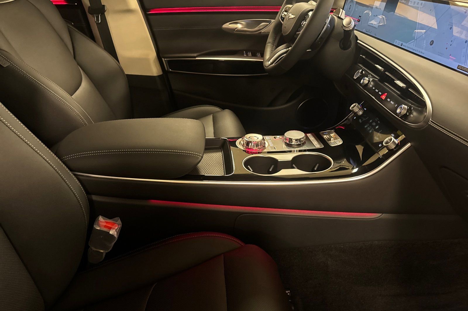 New 2026 Genesis GV70 2.5T AWD/4WD image 16