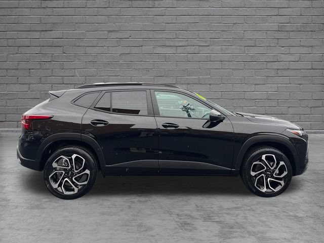 Used 2024 Chevrolet Trax RS FWD image 8
