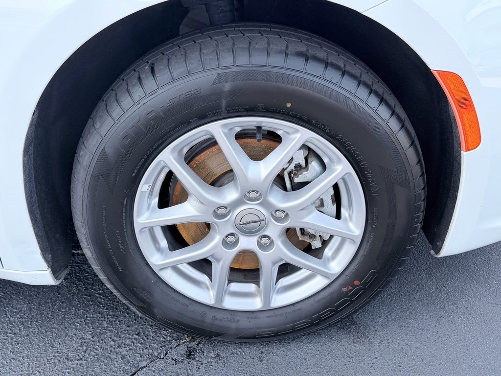 Used 2024 Chrysler Pacifica Touring-L image 29