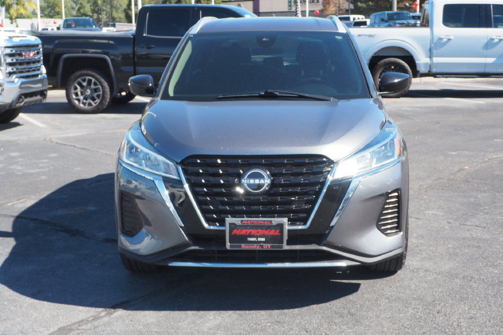 Used 2023 Nissan Kicks SV FWD image 2