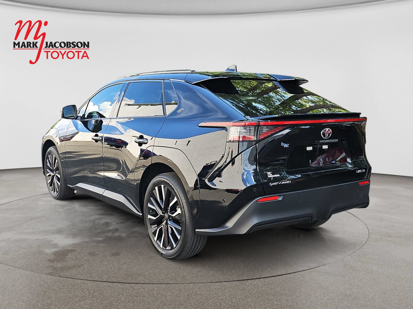 Used 2026 Toyota bZ AWD/4WD image 14