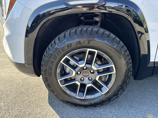 New 2026 GMC Terrain AT4 w/ LPO, Floor Liner Package image 33