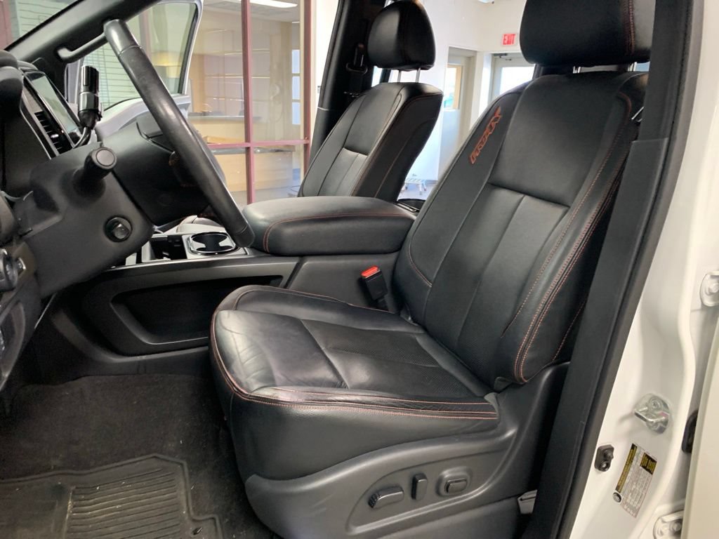Used 2021 Nissan Titan PRO-4X w/ Pro-4x Convenience Package AWD/4WD image 9